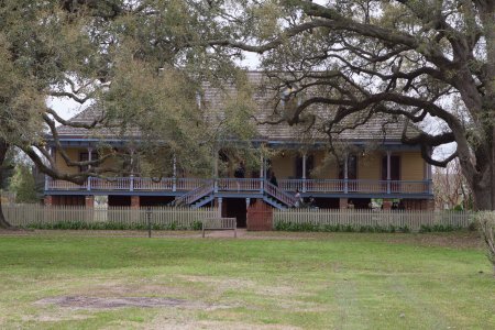 Een van de vele plantage huizen langs de Mississippi